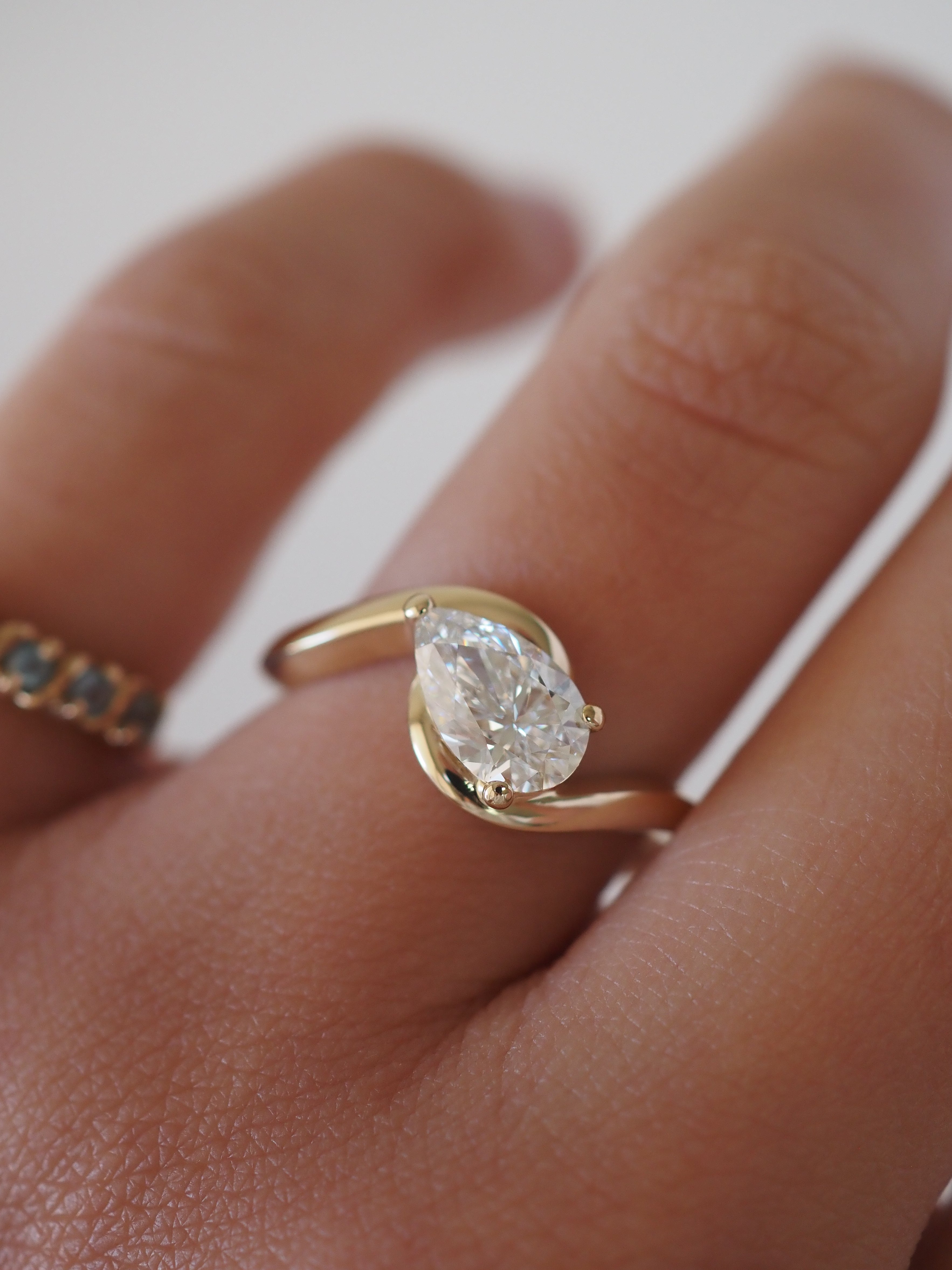 AVA RING