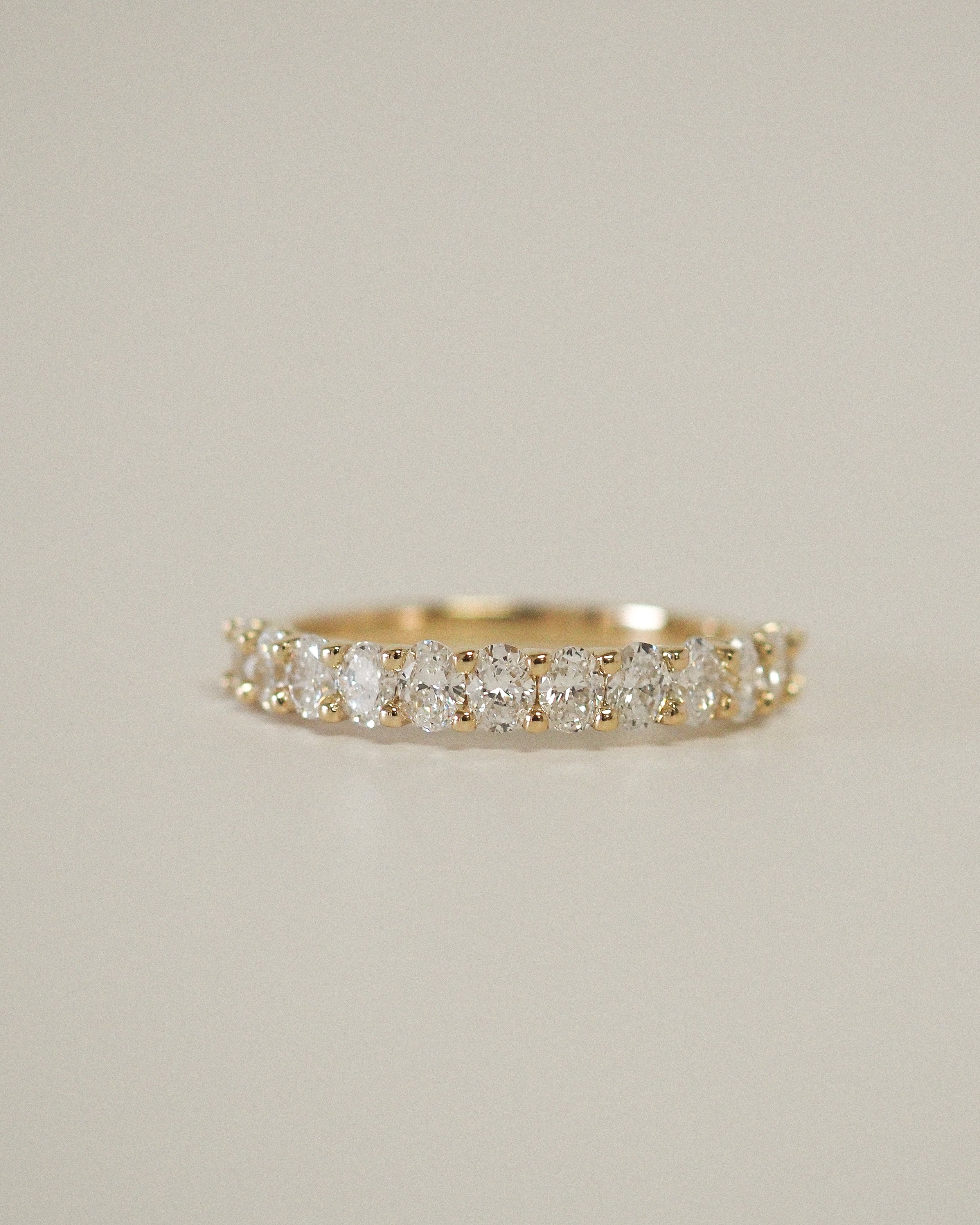 ALINA OVAL DIAMONDS BAND