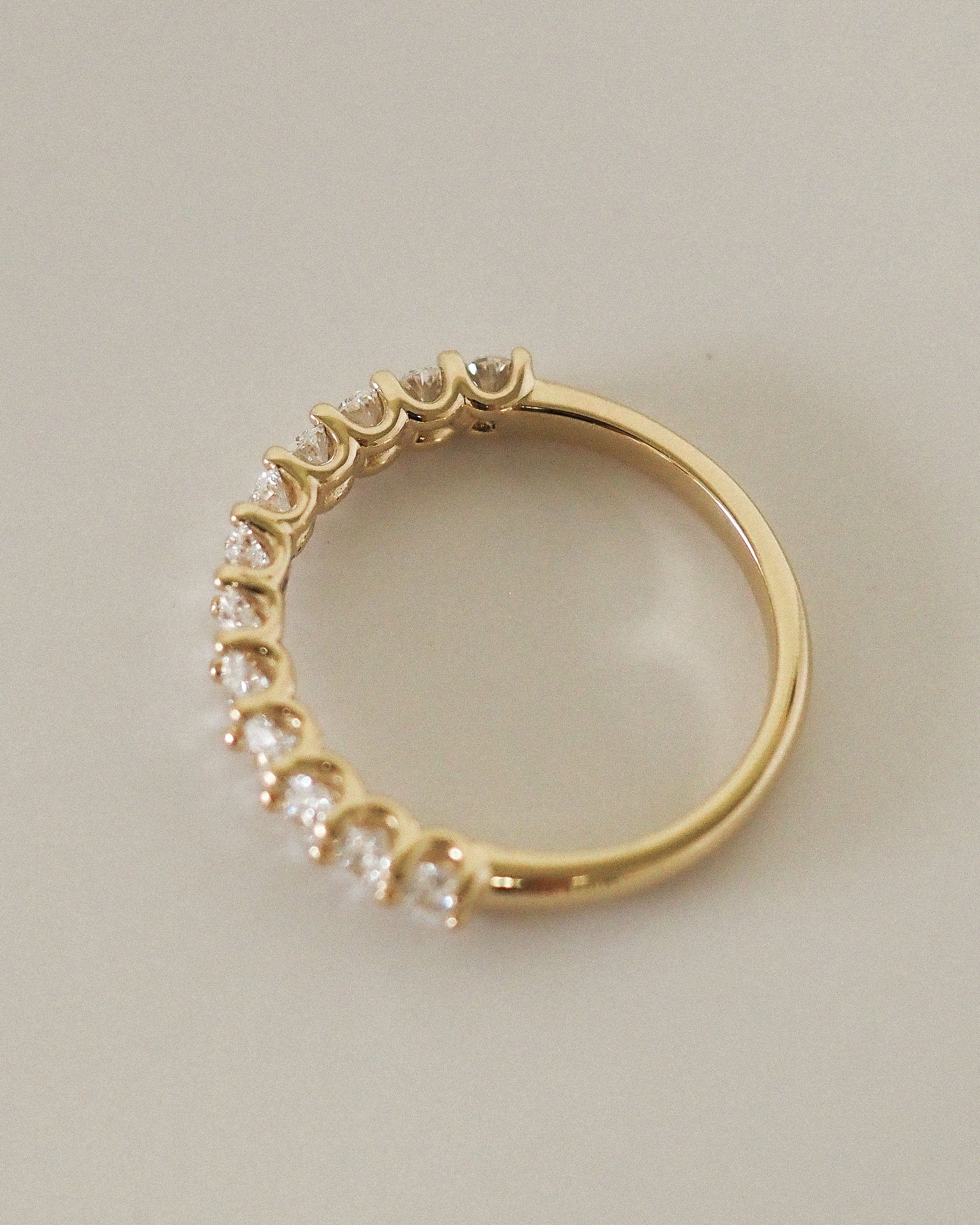 ALINA OVAL DIAMONDS BAND