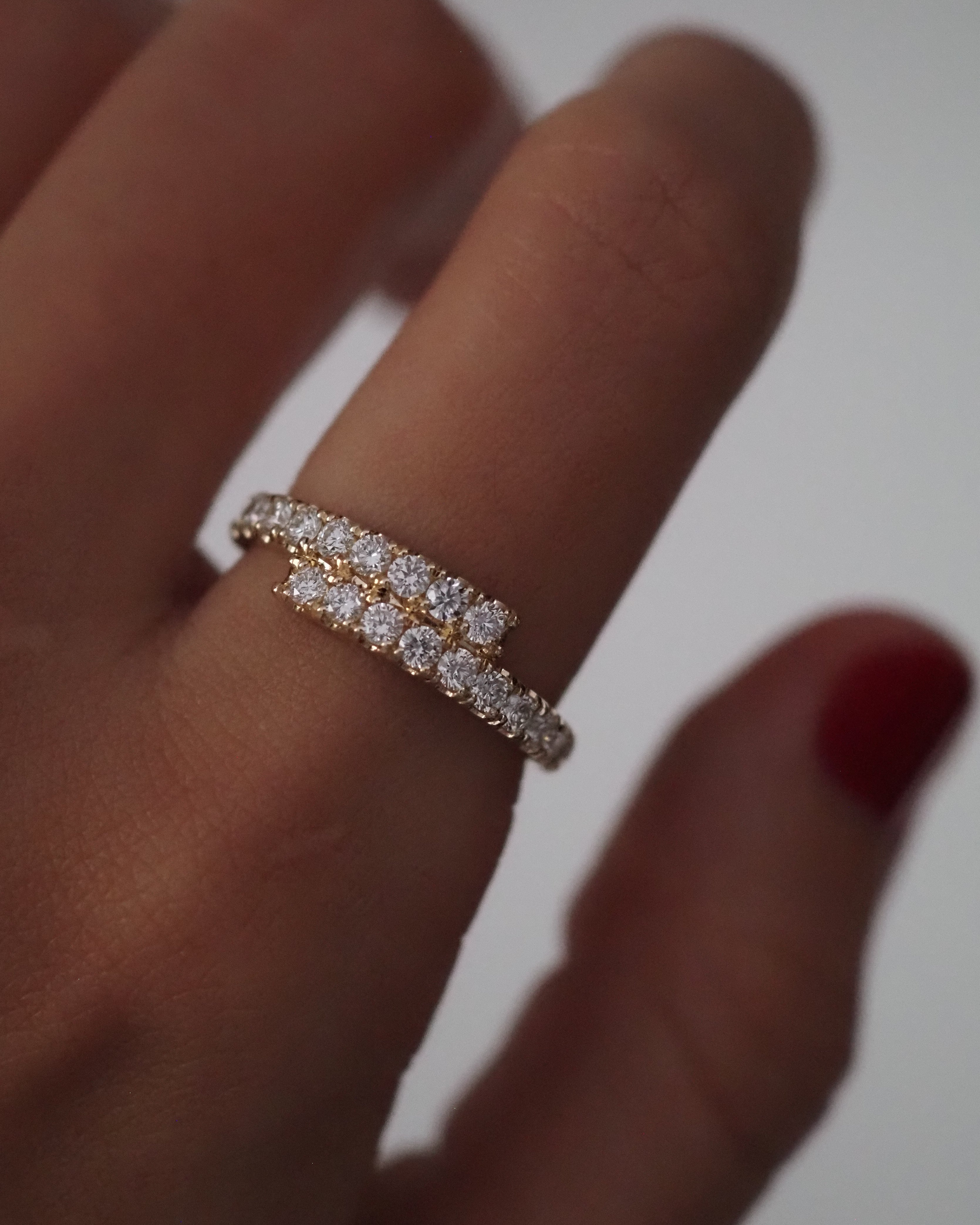 ZAIDA PINKY RING DIAMONDS
