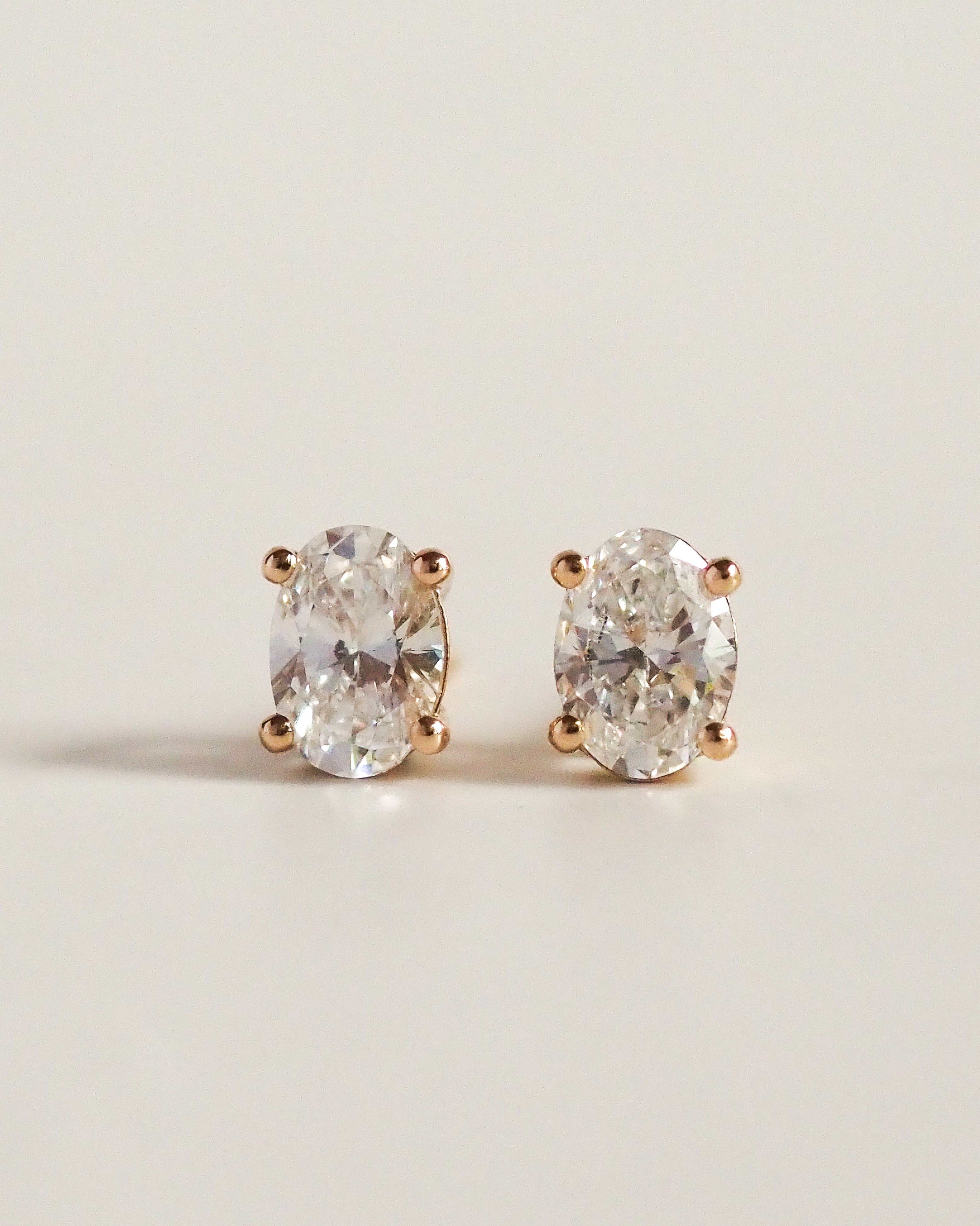 2ctw OVAL DIAMOND STUDS