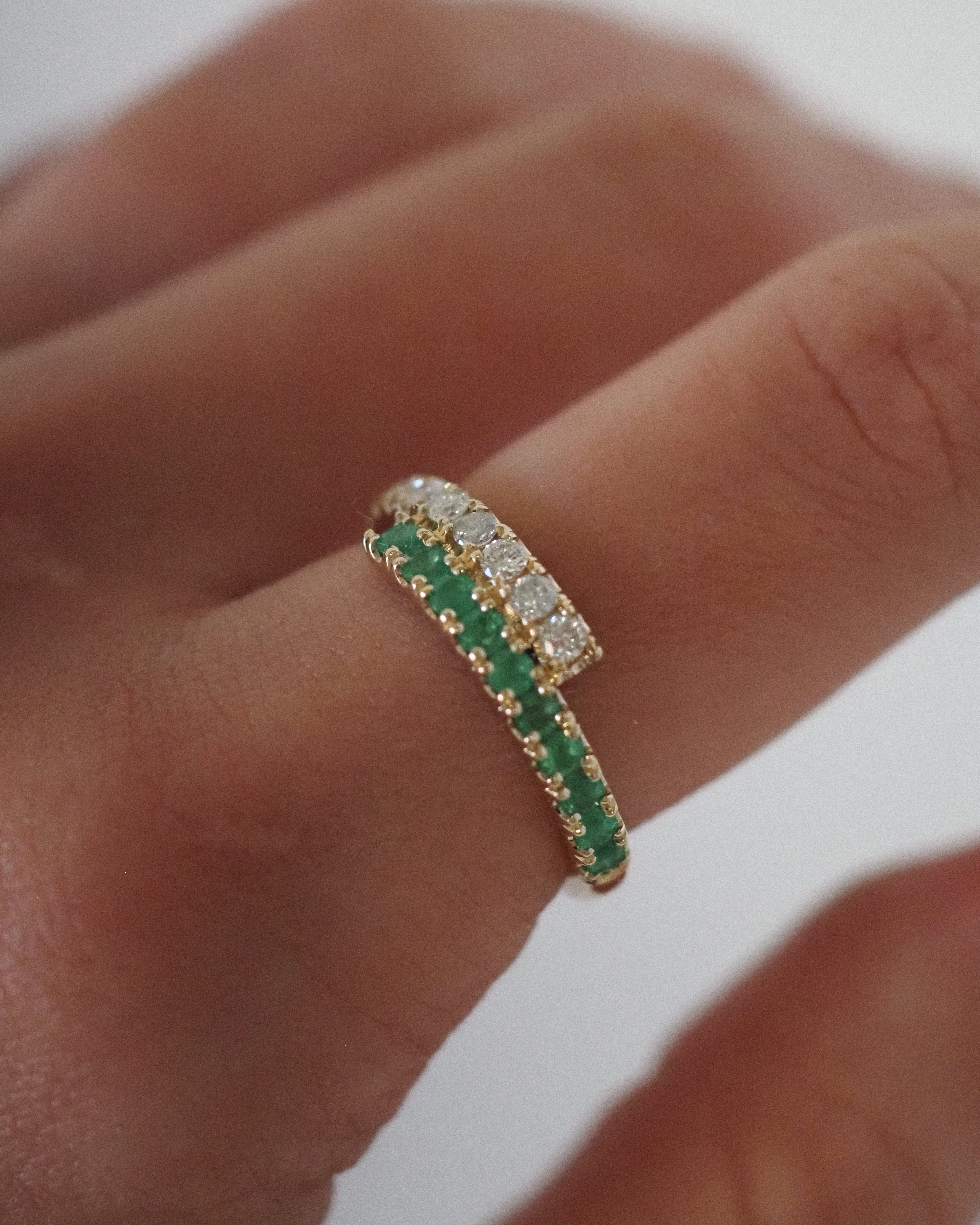 ZAIDA PINKY RING - DIAMONDS AND EMERALDS