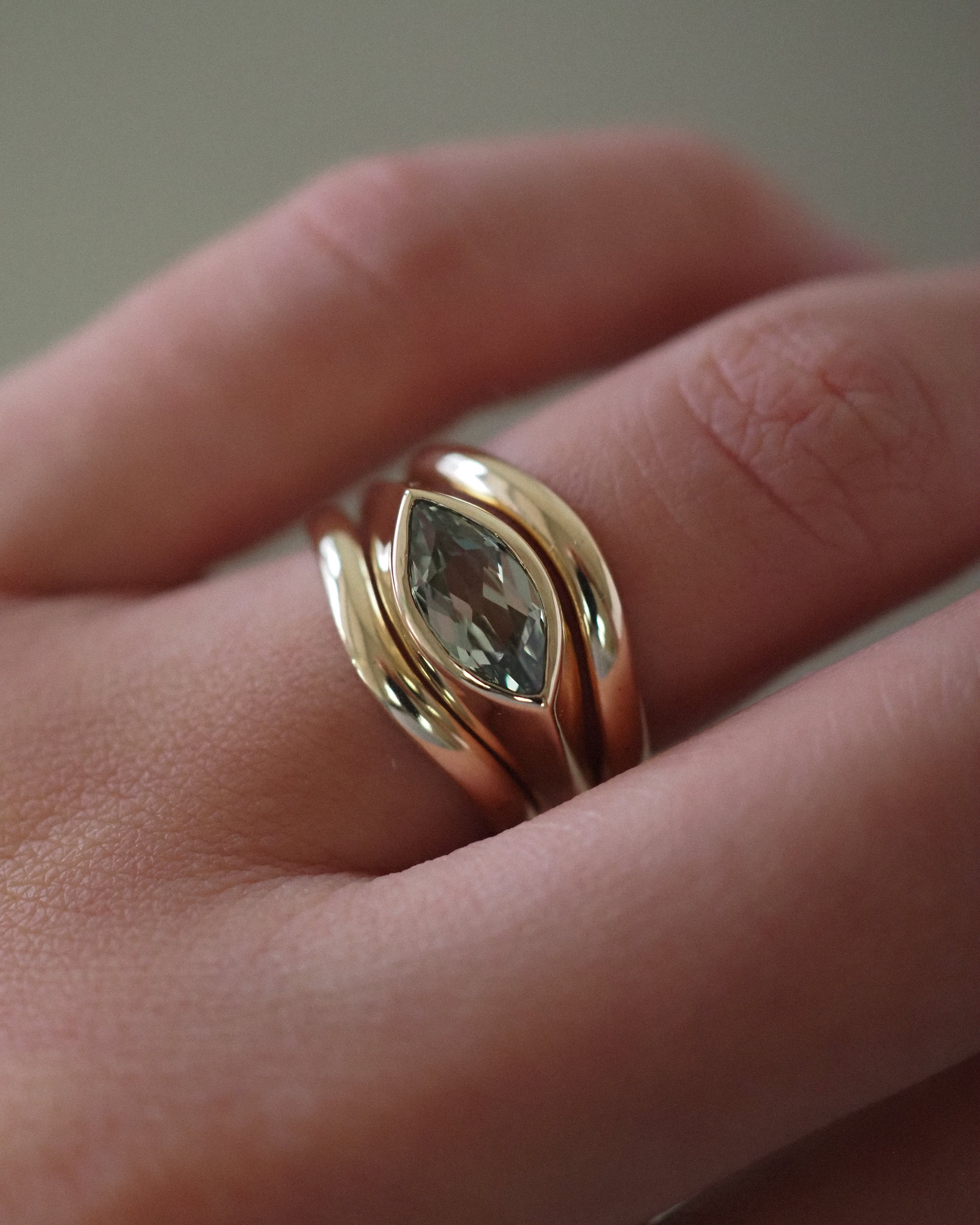 CELINE RING - GREEN SAPPHIRE