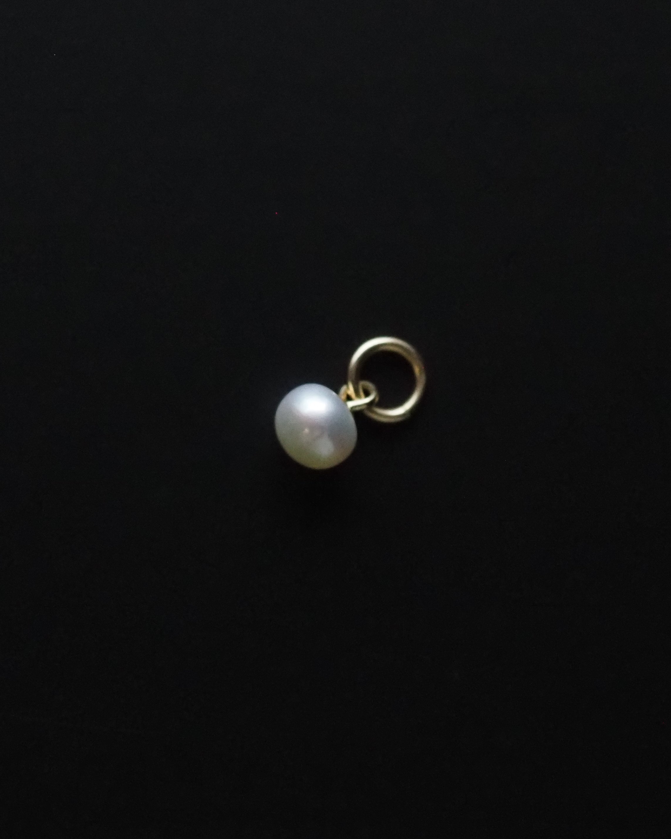MINI PEARL CHARM