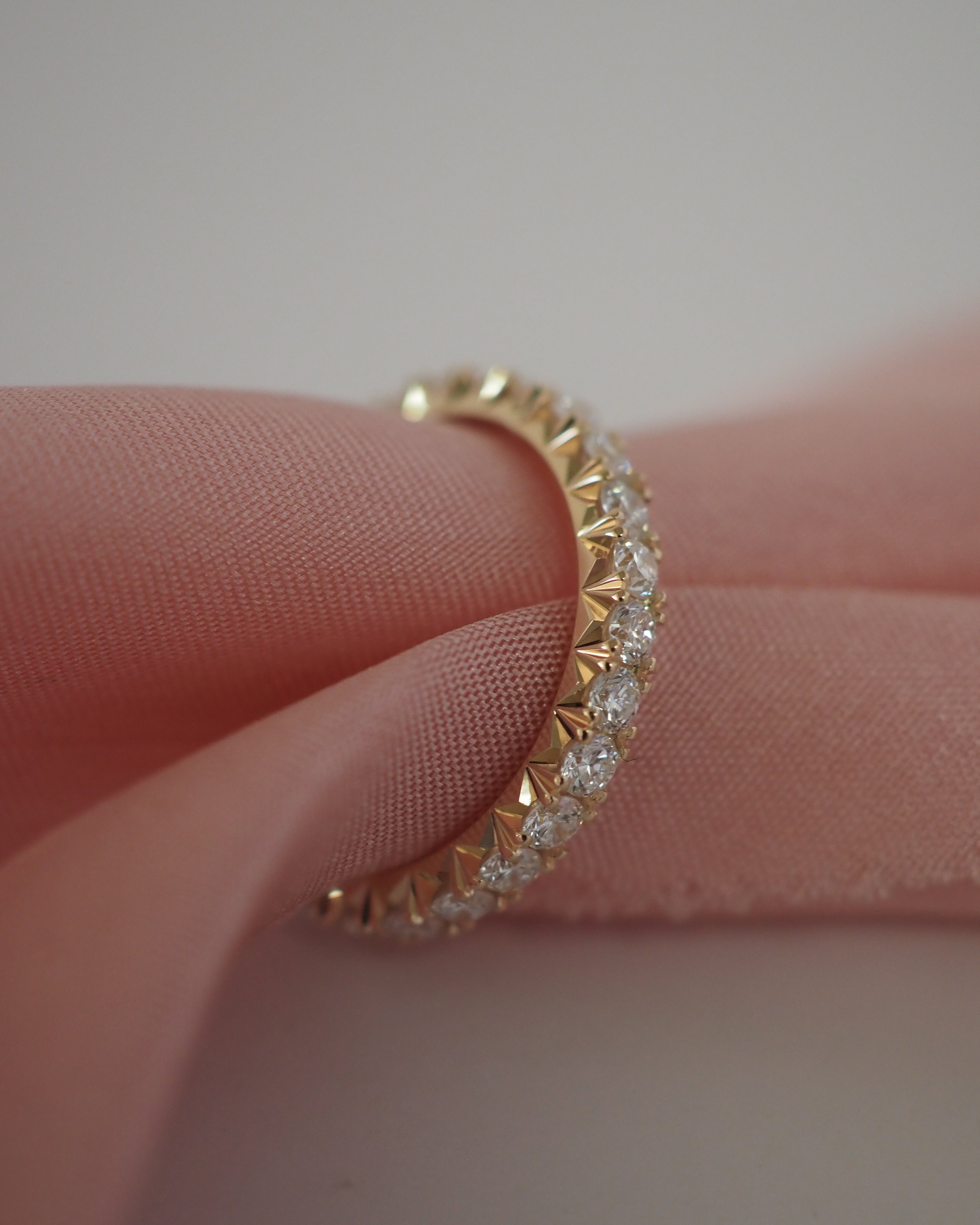 DIAMONDS PARISIEN RING - ETERNITY