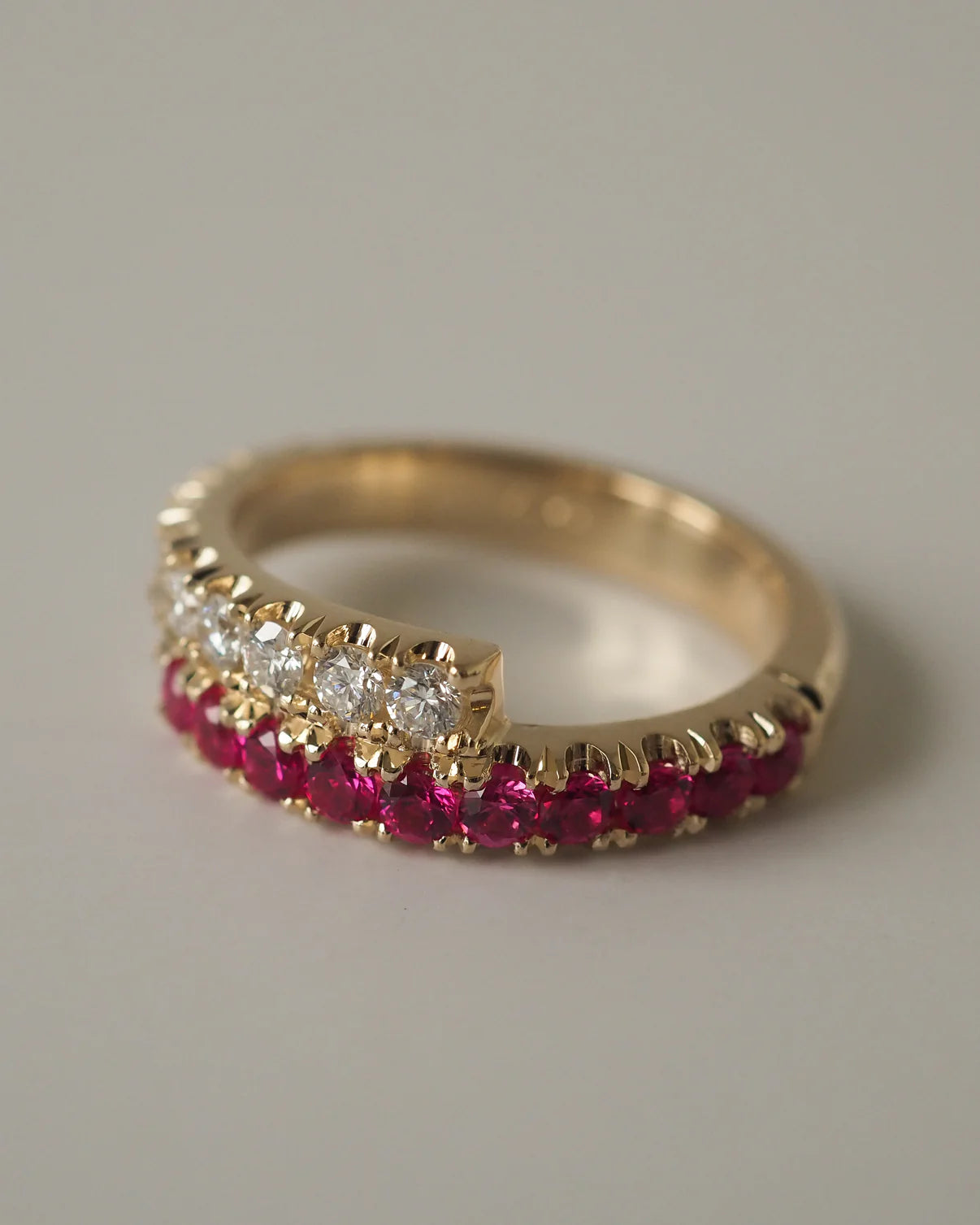ZAIDA PINKY RING RUBIES & DIAMONDS
