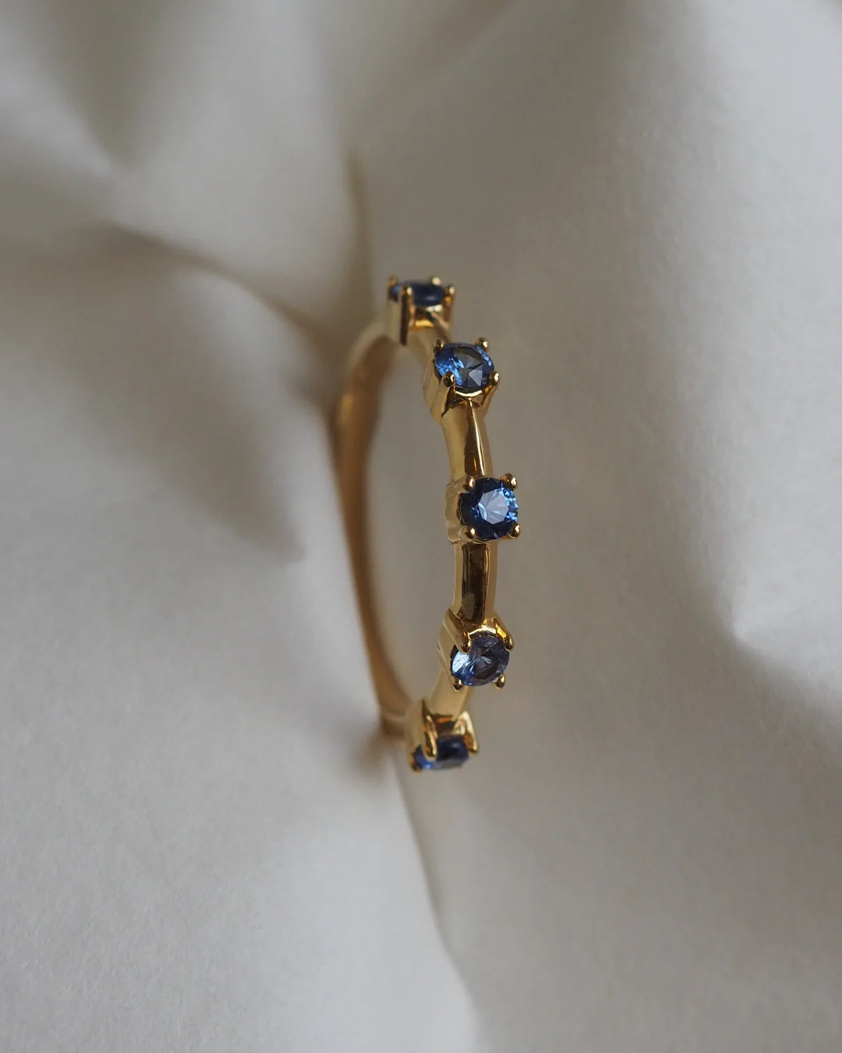 DAHLIA RING SAPPHIRES