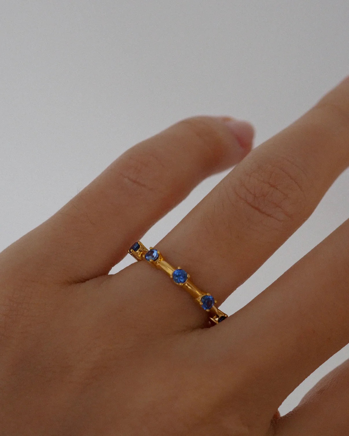 DAHLIA RING SAPPHIRES