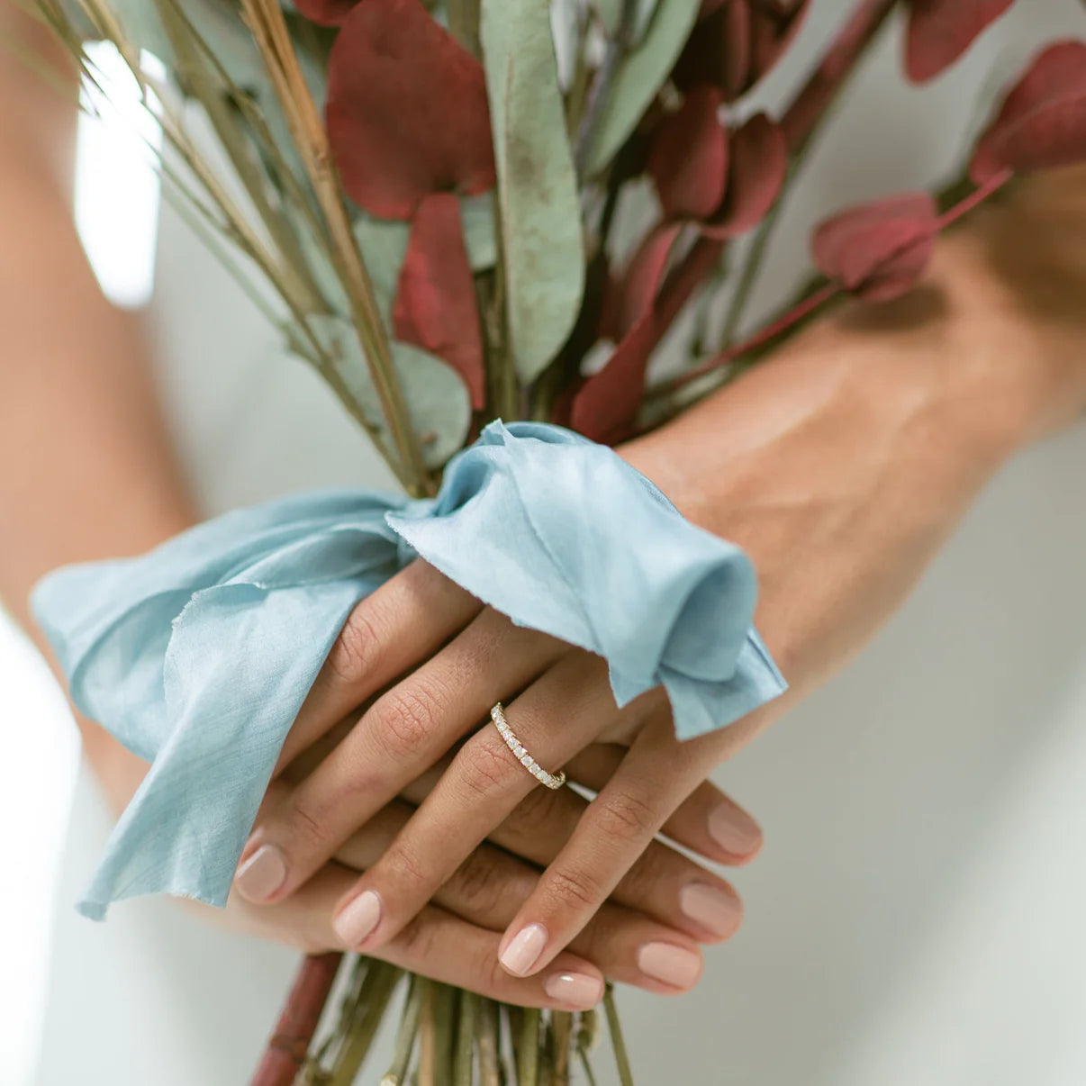 CLASSIC DIAMONDS RING - FRENCH SETTING