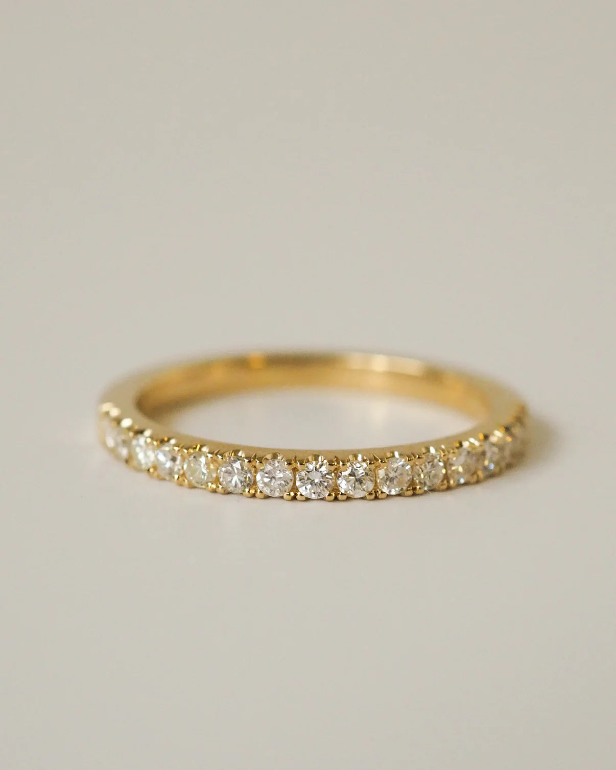 CLASSIC DIAMONDS RING - FRENCH SETTING