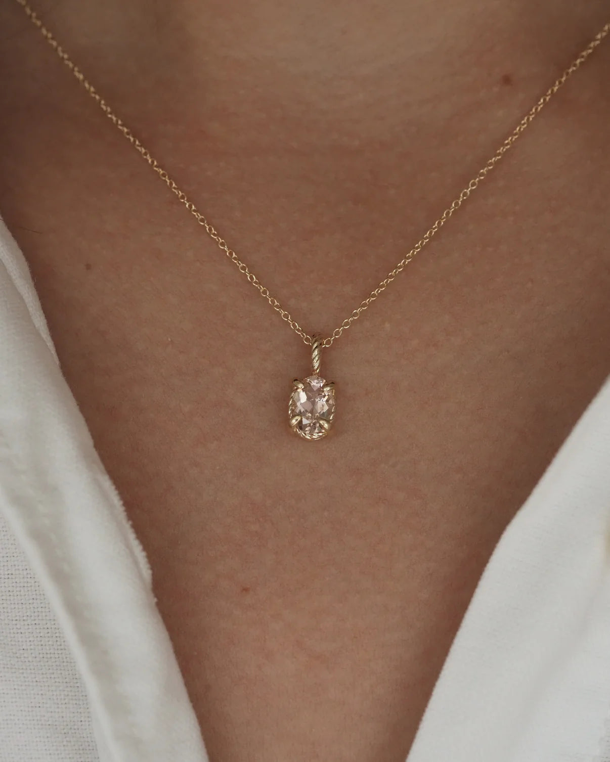 OVAL MORGANITE PENDANT