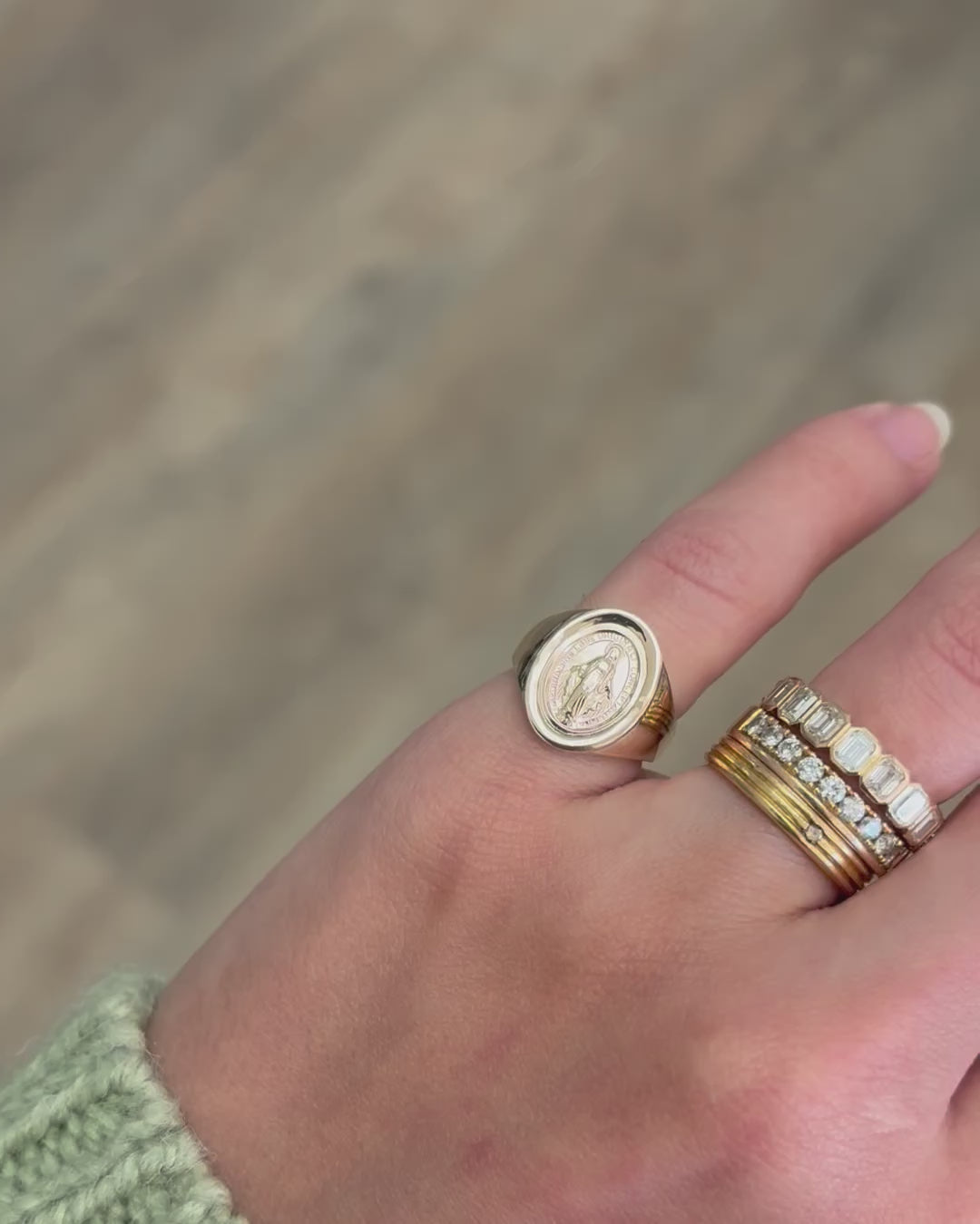 HOLY MEDAL SIGNET RING