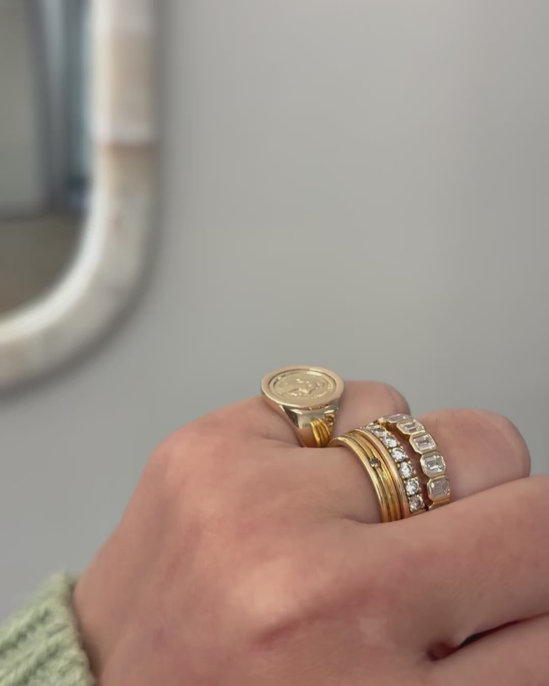 HOLY MEDAL SIGNET RING