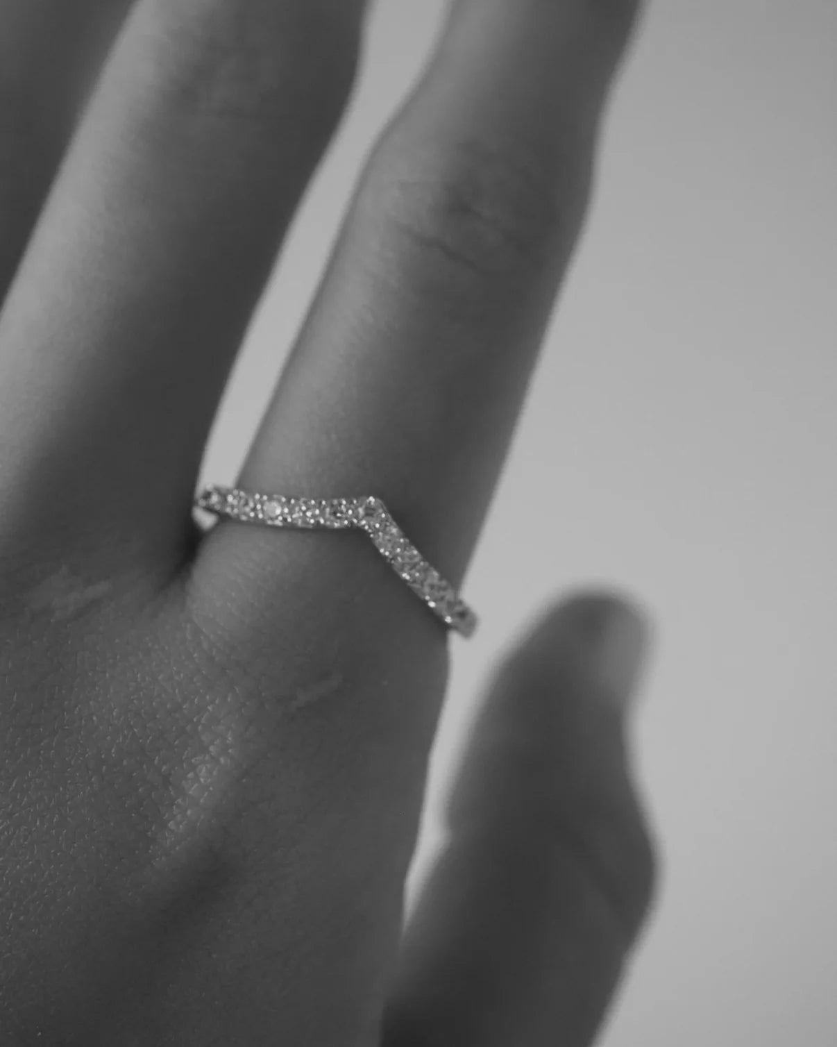 VICTORIA RING - WHITE GOLD